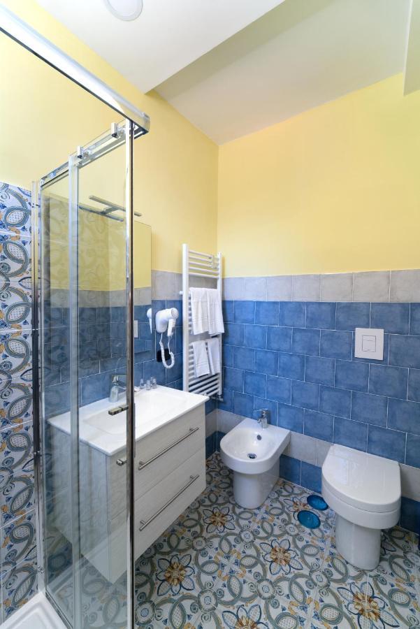 Suite & Luxury Rooms Palazzo Diomede Carafa Naples Luaran gambar